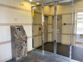 �G���g�����X�@�I�[�g���b�N�t���ň��S�ł���