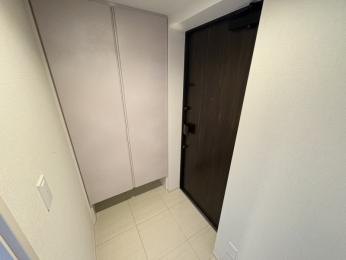 ���ց@-