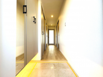 ���ց@���ւɂ͎��[�E�p����݂��Ă���܂��B