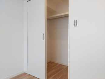 [@-