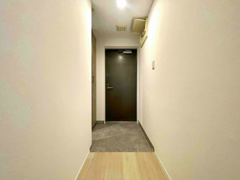 ց@-