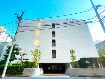 nOώʐ^@sSɂȂÂȗnłB  1970N6z7KAOǂɗ΂f郌gȊOςł