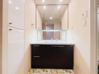 ʑEʏ@ʉϑłʏ̎[Lxł