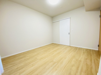 rOȊŐ@m7.6ł˂JƃEH[NCN[[bgƂȂĂ܂