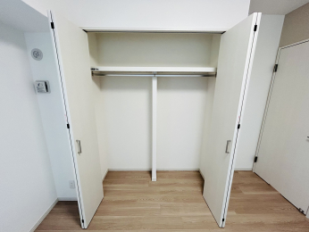 ���[�@�m����6.4���̎��[�X�y�[�X�B�I�ɂ̓o�b�N���A�����ɂ͎��[�P�[�X�Ȃǂ�u���ĕ֗��ǂ����g�����������܂��B