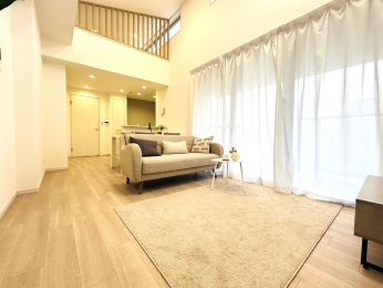 ���r���O�@��14.1����LDK�B�V�䍂��2.6m���A���t�g�t���ł��B