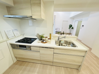 �L�b�`���@���������Ȃ���ł����Ƒ��Ƃ̉�b���y���߂�Ζʎ��V�X�e���L�b�`���ł��B