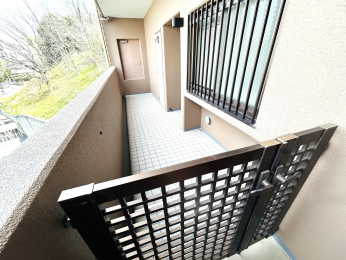 ���̑����n�@8.4���Ă̌��փ|�[�`�I