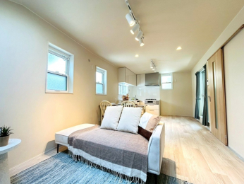 rO@oRj[ɖʂrÓAĈzSn悢Ԃł