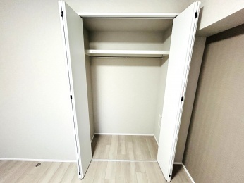 ���[�@�m����4.5���̎��[�X�y�[�X�B�I�ɂ̓o�b�N���A�����ɂ͎��[�P�[�X�Ȃǂ�u���ĕ֗��ǂ����g�����������܂��B