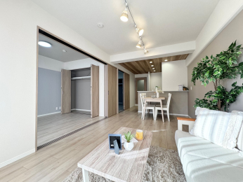 rO@؂̂ʂƃzCgꂽA邢͋C