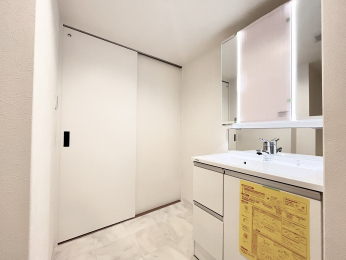 ʑEʏ@ƂʃXy[X DȒIuXy[X܂