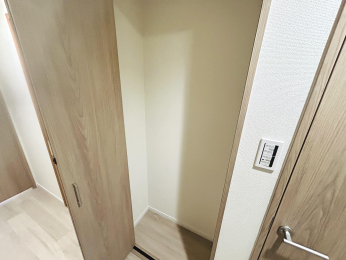 ���[�@�L���̎��[�X�y�[�X�B���[�X�y�[�X���L�x�ȈׁA���Z�X�y�[�X���L�������p���������܂��B