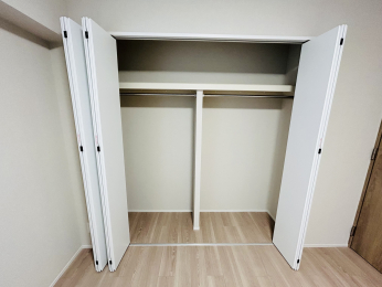 ���[�@�m����6���̎��[�X�y�[�X�B�I�ɂ̓o�b�N���A�����ɂ͎��[�P�[�X�Ȃǂ�u���ĕ֗��ǂ����g�����������܂��B