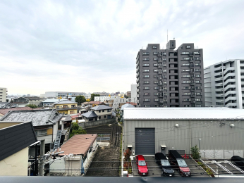 �Z�˂���̒��]�ʐ^�@������o���R�j�[����̒��]�B