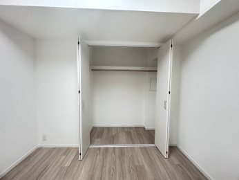 ���[�@�T�����r���O��