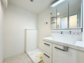 ʑEʏ@ʉϑVς݁ LXy[XŒ̐gxxNNł