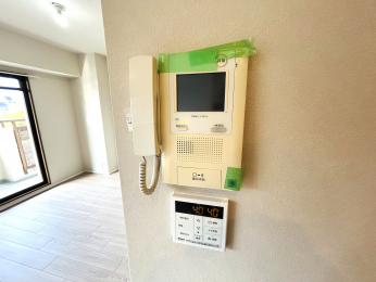 ���̑����ρ@TV���j�^�t���C���^�[�z��