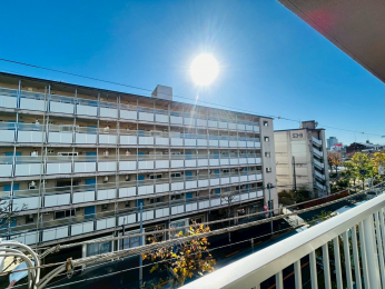 �Z�˂���̒��]�ʐ^�@-