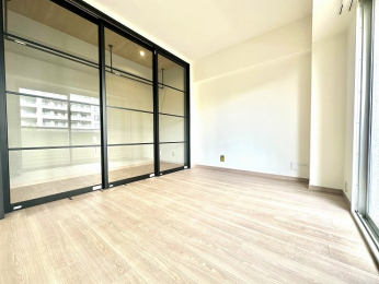 �m���@��4.7���m��