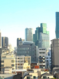 �Z�˂���̒��]�ʐ^�@���r���O���o���R�j�[����̒��]