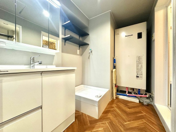 ���ʑ�E���ʏ��@���ʉ��ϑ�V��