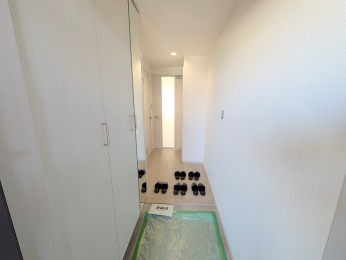 ���ց@�傫�Ȍ��֎��[���t���Ă���܂��B