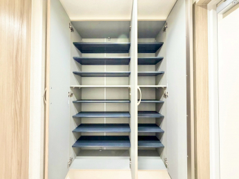 ���ց@����^�̃V���[�Y�{�b�N�X�����ŎU�炩�肪���Ȍ��ւ��X�b�L����