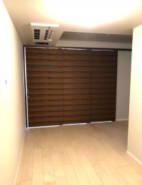 ���r���O�@���r���O�Ɨm���̊Ԃ̌˂�߂��l�q