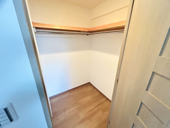 ���[�@�m����6.2���̃E�H�[�N�C���N���[�[�b�g�B��^���[�ׁ̈A�G�ߕ�������������[�ł��܂��B