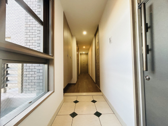 ���ց@���ւɂ͎��[��݂��Ă���܂��B�U�炩�肪���Ȍ��ւ��X�b�L���̂����ĂȂ���Ԃł��B