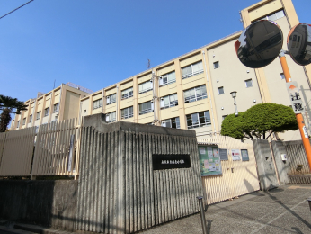 ���ӊ��@�Z�g���w�Z�܂Ŗ�700��