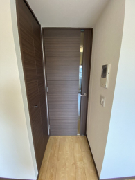 ���ց@���ց����ؐl�����O�̗l�q