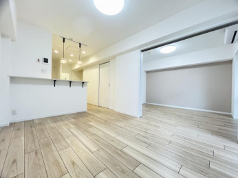 ���r���O�@��11.5����LDK�B�m����6���̌˂��J���āA���ԂƂ��Ă̎g�p���\�ł��B