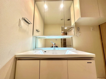 ���ʑ�E���ʏ��@���C�h�h���b�T�[