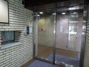 �G���g�����X�@�I�[�g���b�N�L