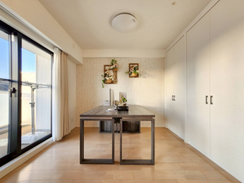 �m���@���r���O���݂̖�5���m���͊J������ƃ��r���O�ƈ�̊�������A���Ƒ��݂�Ȃł������߂����܂���