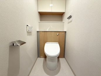 �g�C���@�^���N���X�E�H�V�����b�g�t���ł���