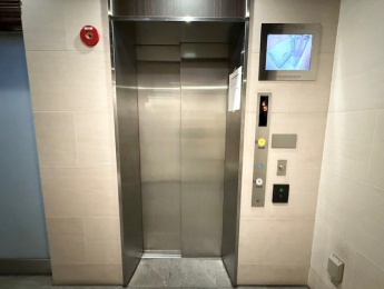 ���̑����p���@�G���x�[�^�[�E�h�ƃJ����