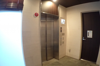 ���̑����p���@�G���x�[�^�[�E�h�ƃJ����