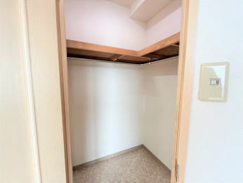 ���[�@�E�H�[�N�C���N���[�[�b�g�����[�[���I