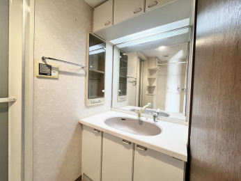 ���ʑ�E���ʏ��@�R���p�N�g�ŋ@�\�I�Ȑ��ʉ��ϑ�A�Z�������̐g�x�x���X���[�Y��