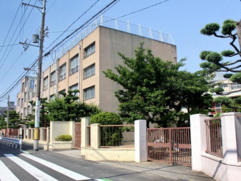 ���ӊ��@�n�]���w�Z�܂Ŗ�700��