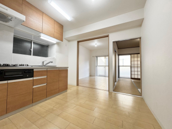 �L�b�`���@���t�H�[����L�􏬑������邽�ߊ��C���o���܂��B