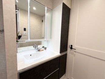 ���ʑ�E���ʏ��@�O�ʋ��̐��ʉ��ϑ��T�C�h�̕ǂ��}�O�l�b�g�ɂȂ��Ă���̂ŕ���������[���ł��܂���