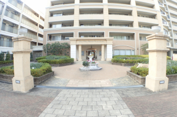 �G���g�����X�@�G���g�����X�܂ł̃A�v���[�`�ł���