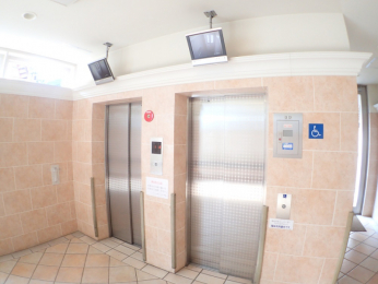 ���̑����p���@�G���x�[�^�[�E�h�ƃJ����