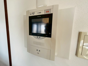 ���̑��@��TV���j�^�[�t���C���^�[�z���ł��̂ŃZ�L�����e�B�[�����S�ł���