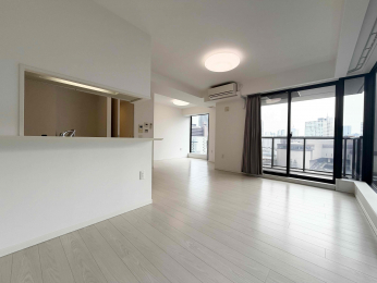 ���r���O�@�ʊp�x����̃��r���O�ʐ^�ł���