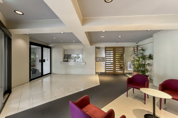 ���r�[�@�G���g�����X���r�[